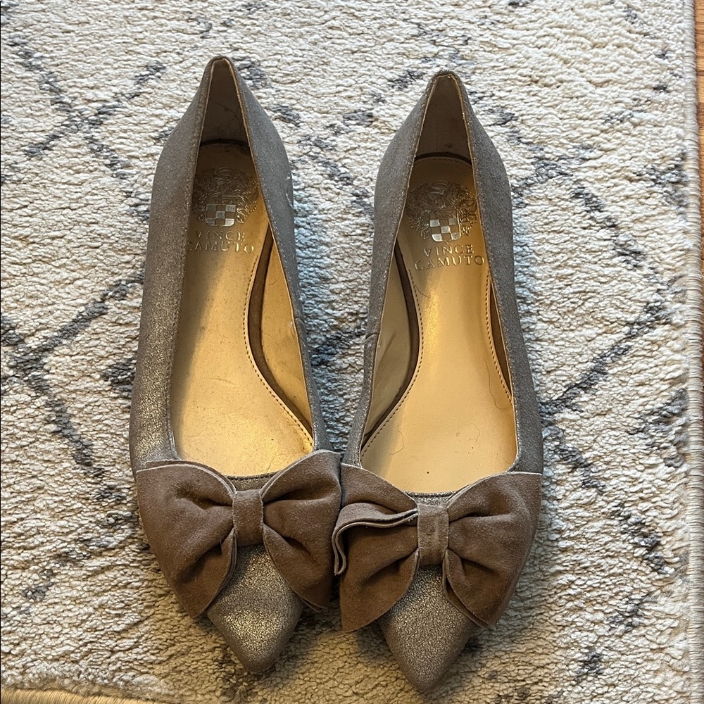 Vince Camuto Gray and Brown Bow Flats